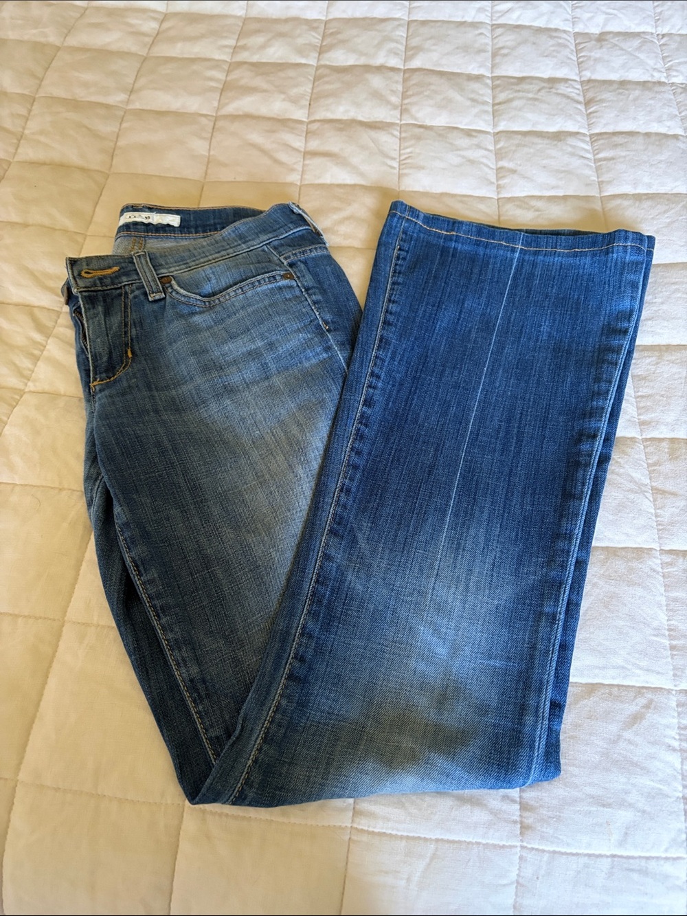 Classic JOE’s Women's Blue Jeans - Comfortable Mid Wash Denim